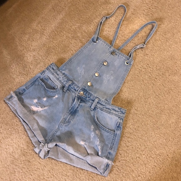 Tinseltown Denim Distressed Short Overalls Size Small - Picture 4 of 10